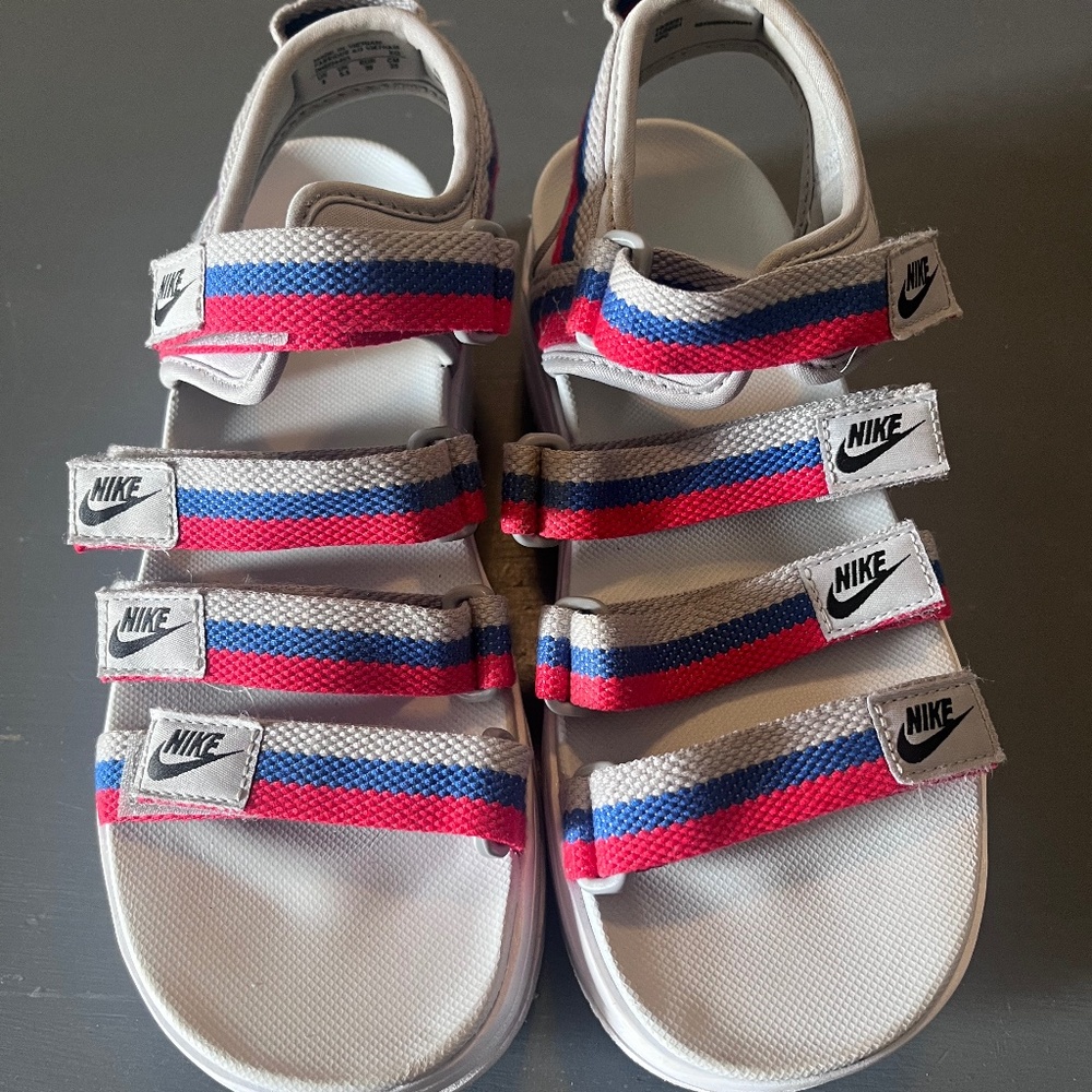 Nike Icon Metallic Grey Platform Strappy Sandals Size 8